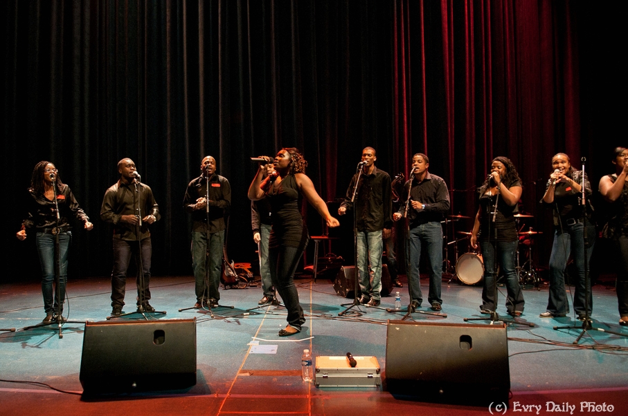 Evry Daily Photo - Telethon Evry 2010 - Concert Evry University Gospel - large - 5243994086.jpg